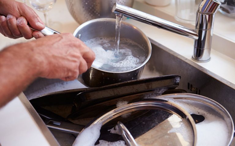 Nettoyer Des Casseroles En Inox